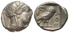 Greek Attika. Athen. Tetradrachme (Silber). Ca. 454 - 404 v. Chr. Vs: Kopf der Athena mit ölzweiggeschmücktem attischem Helm, Ohranhänger und Halskette rechts. Rs: Eule nach rechts stehend, Kopf en fa