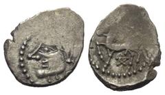 Celtic Gallien. Bituriges. Quinar (Silber). Vs: Kopf links. Rs: Pferde nach links stehend, darüber Schwert, darunter Pentagramm. 18 mm. 1,94 g. de la Tour 4097; DT 3435. Prägeschwächen, sehr schön.