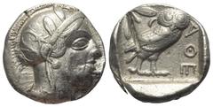 Greek Attika. Athen. Tetradrachme (Silber). Ca. 454 - 404 v. Chr. Vs: Kopf der Athena mit ölzweiggeschmücktem attischem Helm, Ohranhänger und Halskette rechts. Rs: Eule nach rechts stehend, Kopf en fa