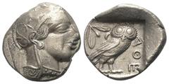 Greek Attika. Athen. Tetradrachme (Silber). Ca. 454 - 404 v. Chr. Vs: Kopf der Athena mit ölzweiggeschmücktem attischem Helm, Ohranhänger und Halskette rechts. Rs: Eule nach rechts stehend, Kopf en fa