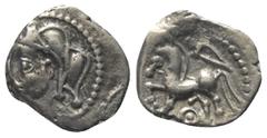 Celtic Gallien. Bituriges. Quinar (Silber). Vs: Kopf links. Rs: Pferde nach links stehend, darüber Zweig, darunter Kreis mit zentraler Kugel. 15 mm. 1,88 g. DT 3438. Sehr schön.