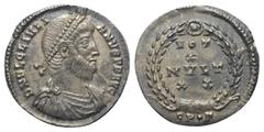 Roman Imperial Coinage Iulianus II. Apostata (360 - 363 n. Chr.). Siliqua (Silber). 360 - 363 n. Chr. Constantinopolis. Vs: D N FL CL IVLIANVS P F AVG. Büste mit Perldiadem, Paludament und Panzer rech
