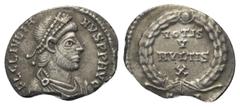Roman Imperial Coinage Iulianus II. Apostata (360 - 363 n. Chr.). Siliqua (Silber). 361 - 363 n. Chr. Sirmium (?). Vs: FL CL IVLIAN - VS P F AVG. Büste mit Perldiadem, Paludament und Panzer rechts. Rs