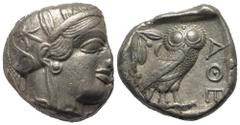 Greek Attika. Athen. Tetradrachme (Silber). Ca. 454 - 404 v. Chr. Vs: Kopf der Athena mit ölzweiggeschmücktem attischem Helm, Ohranhänger und Halskette rechts. Rs: Eule nach rechts stehend, Kopf en fa