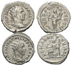 Lots - Ancient Coins Römische Münzen - Lots. Kaiserzeit. Lot (2 Stück, Silber): Antoniniane des Philippus I. Arabs (244 - 249 n. Chr.). Fast vorzüglich / vorzüglich. Verkauft wie besehen, keine Rückga