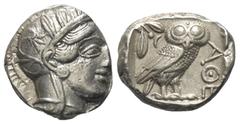 Greek Attika. Athen. Tetradrachme (Silber). Ca. 454 - 404 v. Chr. Vs: Kopf der Athena mit ölzweiggeschmücktem attischem Helm, Ohranhänger und Halskette rechts. Rs: Eule nach rechts stehend, Kopf en fa