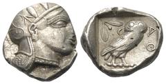 Greek Attika. Athen. Tetradrachme (Silber). Ca. 454 - 404 v. Chr. Vs: Kopf der Athena mit ölzweiggeschmücktem attischem Helm, Ohranhänger und Halskette rechts. Rs: Eule nach rechts stehend, Kopf en fa