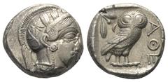 Greek Attika. Athen. Tetradrachme (Silber). Ca. 454 - 404 v. Chr. Vs: Kopf der Athena mit ölzweiggeschmücktem attischem Helm, Ohranhänger und Halskette rechts. Rs: Eule nach rechts stehend, Kopf en fa