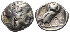 Greek Attika. Athen. Tetradrachme (Silber). Ca. 400 - 353 v. Chr. Vs: Kopf der Athena mit ölzweiggeschmücktem attischem Helm, Ohranhänger und Halskette rechts. Rs: Eule nach rechts stehend, Kopf en fa
