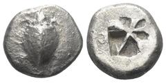 Greek Inseln vor Attika. Aigina. Stater (Silber). Ca. 525 - 475 v. Chr. Vs: Seeschildkröte. Rs: Quadratum incusum. 20 mm. 11,94 g. HGC 6, 428; Slg. Dewing 1655. Sehr schön.