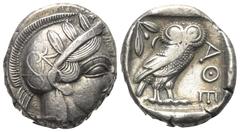 Greek Attika. Athen. Tetradrachme (Silber). Ca. 454 - 404 v. Chr. Vs: Kopf der Athena mit ölzweiggeschmücktem attischem Helm, Ohranhänger und Halskette rechts. Rs: Eule nach rechts stehend, Kopf en fa