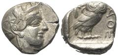 Greek Attika. Athen. Tetradrachme (Silber). Ca. 454 - 404 v. Chr. Vs: Kopf der Athena mit ölzweiggeschmücktem attischem Helm, Ohranhänger und Halskette rechts. Rs: Eule nach rechts stehend, Kopf en fa