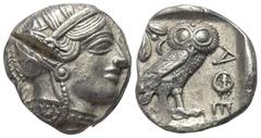Greek Attika. Athen. Tetradrachme (Silber). Ca. 454 - 404 v. Chr. Vs: Kopf der Athena mit ölzweiggeschmücktem attischem Helm, Ohranhänger und Halskette rechts. Rs: Eule nach rechts stehend, Kopf en fa