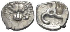Greek Dynasten von Lykien. Perikles (ca. 380 - 360 v. Chr.). 1/3 Stater (Silber). Ungesicherte lykische Münzstätte. Vs: Löwenfell en face. Rs: Triskeles in vertieftem Rund. 17 mm. 2,83 g. Müseler VIII