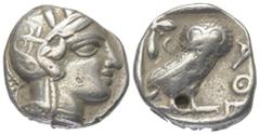 Greek Attika. Athen. Tetradrachme (Silber). Ca. 454 - 404 v. Chr. Vs: Kopf der Athena mit ölzweiggeschmücktem attischem Helm, Ohranhänger und Halskette rechts. Rs: Eule nach rechts stehend, Kopf en fa