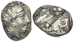 Greek Attika. Athen. Tetradrachme (Silber). Ca. 353 - 294 v. Chr. Vs: Kopf der Athena mit ölzweiggeschmücktem attischem Helm, Ohranhänger und Halskette rechts. Rs: Eule nach rechts stehend, Kopf en fa