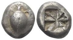Griechische Münzen Inseln vor Attika. Aigina. Stater (Silber). Ca. 525 - 475 v. Chr. Vs: Seeschildkröte. Rs: Quadratum incusum. 20 mm. 12,04 g. HGC 6, 428; Slg. Dewing 1655. Sehr schön.