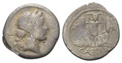 Römische Bürgerkriege C. Iulius Caesar. Denar (Silber). 46 - 45 v. Chr. Feldmünzstätte in Spanien. Vs: Kopf der Venus mit Diadem und Halskette rechts, dahinter Cupido. Rs: CAESAR. Tropaeum aus gallisc