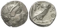 Greek Attika. Athen. Tetradrachme (Silber). Ca. 454 - 404 v. Chr. Vs: Kopf der Athena mit ölzweiggeschmücktem attischem Helm, Ohranhänger und Halskette rechts. Rs: Eule nach rechts stehend, Kopf en fa