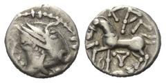 Celtic Gallien. Lingones. Typ Kaletedou. Quinar (Silber). Ca. 80 - 50 v. Chr. Vs: Leicht stilisierter Kopf mit Helm links. Rs: Pferd nach links galoppierend. 13 mm. 1,92 g. Slg. Flesche 258 var.; LT 8