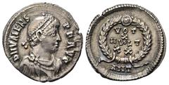 Roman Imperial Coinage Valens (364 - 378 n. Chr.). Siliqua (Silber). 375 - 378 n. Chr. Antiochia. Vs: D N VALENS P F AVG. Büste mit Perldiadem, Paludament und Panzer rechts. Rs: VOT / X / MVLT / XX in