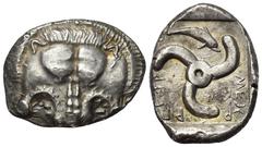 Greek Dynasten von Lykien. Mithrapata (um 380 v. Chr.). Stater (Silber). Phellos. Vs: Löwenskalp in Aufsicht, darunter Triskeles. Rs: Triskeles, im Feld Delfin; das Ganze in vertieftem Quadrat. 25 mm.
