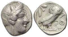 Griechische Münzen. Attika. Athen. Tetradrachme (Silber). Ca. 454 - 404 v. Chr. Vs: Kopf der Athena mit ölzweiggeschmücktem attischem Helm, Ohranhänger und Halskette rechts. Rs: Eule nach rechts stehe