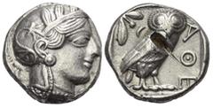Greek Attika. Athen. Tetradrachme (Silber). Ca. 454 - 404 v. Chr. Vs: Kopf der Athena mit ölzweiggeschmücktem attischem Helm, Ohranhänger und Halskette rechts. Rs: Eule nach rechts stehend, Kopf en fa