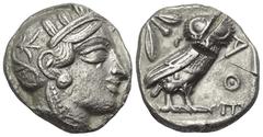 Greek Attika. Athen. Tetradrachme (Silber). Ca. 454 - 404 v. Chr. Vs: Kopf der Athena mit ölzweiggeschmücktem attischem Helm, Ohranhänger und Halskette rechts. Rs: Eule nach rechts stehend, Kopf en fa