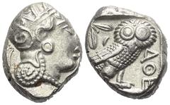 Greek Attika. Athen. Tetradrachme (Silber). Ca. 353 - 294 v. Chr. Vs: Kopf der Athena mit ölzweiggeschmücktem attischem Helm, Ohranhänger und Halskette rechts. Rs: Eule nach rechts stehend, Kopf en fa