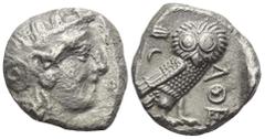 Greek Attika. Athen. Tetradrachme (Silber). Ca. 353 - 294 v. Chr. Vs: Kopf der Athena mit ölzweiggeschmücktem attischem Helm, Ohranhänger und Halskette rechts. Rs: Eule nach rechts stehend, Kopf en fa