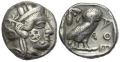 Greek Attika. Athen. Gegengestempelte Prägungen. Tetradrachme (Silber). Ca. 454 - 404 v. Chr. Vs: Kopf der Athena mit ölzweiggeschmücktem attischem Helm, Ohranhänger und Halskette rechts. Rs: Eule nac