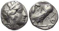 Greek Attika. Athen. Gegengestempelte Prägungen. Tetradrachme (Silber). Ca. 454 - 404 v. Chr. Vs: Kopf der Athena mit ölzweiggeschmücktem attischem Helm, Ohranhänger und Halskette rechts. Rs: Eule nac
