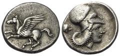 Greek Korinthia. Korinth. Stater (Silber). Ca. 400 - 375 v. Chr. Vs: Pegasos nach links fliegend, darunter Koppa. Rs: Kopf der Athena mit korinthischem Helm rechts; im Feld links korinthischer Helm. 2