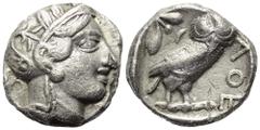 Griechische Münzen Attika. Athen. Tetradrachme (Silber). Ca. 454 - 404 v. Chr. Vs: Kopf der Athena mit ölzweiggeschmücktem attischem Helm, Ohranhänger und Halskette rechts. Rs: Eule nach rechts stehen