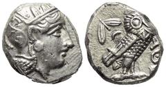 Griechische Münzen Attika. Athen. Tetradrachme (Silber). Ca. 286 - 267 v. Chr. Vs: Kopf der Athena mit Profilauge mit ölzweiggeschmücktem attischem Helm, Ohranhänger und Halskette rechts. Rs: Eule nac