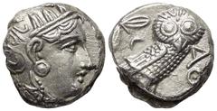 Griechische Münzen Attika. Athen. Tetradrachme (Silber). Ca. 286 - 267 v. Chr. Vs: Kopf der Athena mit Profilauge mit ölzweiggeschmücktem attischem Helm, Ohranhänger und Halskette rechts. Rs: Eule nac
