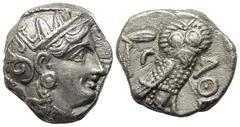Griechische Münzen Attika. Athen. Tetradrachme (Silber). Ca. 286 - 267 v. Chr. Vs: Kopf der Athena mit Profilauge mit ölzweiggeschmücktem attischem Helm, Ohranhänger und Halskette rechts. Rs: Eule nac