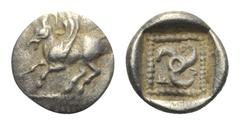 DYNASTEN VON LYKIEN. Kuprilli (ca. 470 - 440 v. Chr.). Obol. Vs: Pegasos nach links fliegend. Rs: ΚΟΠ. Triskeles; das Ganze in Perllinienquadrat. Vismara - (vgl. 122: Diobol). Mørkholm & Zahle - (vgl.