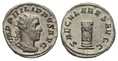 PHILIPPUS I. ARABS (244 - 249 n. Chr.). Antoninian. 248 n. Chr. Rom. Vs: IMP PHILIPPVS AVG. Büste mit Strahlenkrone, Paludament und Panzer rechts. Rs: SAECVLARES AVGG. Cippus mit der Inschrift COS / I