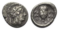 ATTIKA. Athen. Hemidrachme. Ca. 454 - 404 v. Chr. Vs: Kopf der Athena mit attischem Helm rechts Rs: A / Θ - E. Eule zwischen zwei Ölzweigen en face stehend; das Ganze in vertieftem Rund. Svoronos, Taf