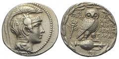 ATTIKA. Athen. Tetradrachme. 133 - 132 v. Chr. Vs: Kopf der Athena mit attischen Helm rechts. Rs: Α - ΘΕ / ΠΟΛΥ - ΧΑΡΜ / ΝΙΚΟΓ / ΘΕΜΙΣ / TOKΛΗ. Eule auf liegender Amphora nach rechts stehend, den Kopf