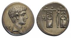 LYKIEN. Masikytes. Augustus (27 v. Chr. - 14 n. Chr.). Drachme. Ca. 27 - 20 v. Chr. Vs: Kopf des Augustus rechts. Rs: Zwei Lyren nebeneinander, im Feld dazwischen Bogen. RPC I, 3309. Troxell 117. SNG 