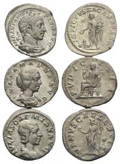 Lots. Elagabalus (218 - 222 n. Chr.) / Iulia Maesa (Großmutter des Elagabal) / Iulia Soaemias (Mutter des Elagabal) Lot (3 Stück): 3 Denare. Rom. Vs: Büste rechts. Rs: Elagabal mit Patera und Zweig n.