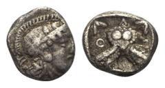 Attika. Athen. Diobol. Ca. 353 - 295 v. Chr. Vs: Kopf der Athena mit ölzweiggeschmücktem, attischem Helm, Ohranhänger und Halskette rechts. Rs: Eule mit zwei Körpern, Kopf en face, links und rechts ob