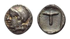 Arkadien. Tegea. Tetartemorion. Ca. 423 - 400 v. Chr. Vs: Kopf der Athena mit attischem Helm links. Rs: T in vertieftem Quadrat. 6 mm. 0,18 g. HGC 5, 1054; Slg. BCD Peloponnesos 1721. Fast vorzüglich.