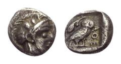 Greek Attika. Athen. Hemiobol. Ca. 465 - 454 v. Chr. Vs: Kopf der Athena mit attischem Helm rechts. Rs: Eule nach rechts stehend, den Kopf en face; im Feld links oben Olivenzweig, das Ganze in Quadrat
