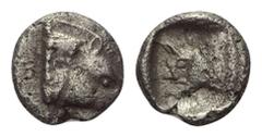 Greek Dynasten von Lykien. Unbestimmte Dynasten. Obol. Ca. 490 - 440 v. Chr. Vs: Eberkopf rechts. Rs: Androkephale Stierprotome links; das Ganze in Quadratum incusum. 10 mm. 0,88 g. Vgl. CNG, Electron