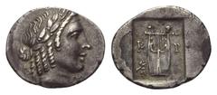 Greek Lykien. Lykischer Bund. Hemidrachme. Ca. 30 - 27 v. Chr. Vs: Kopf des Apollon mit Lorbeerkranz rechts. Rs: Kithara, links im Feld Zweig mit Bändern; das Ganze in Quadratum incusum. 16 mm. 1,99 g