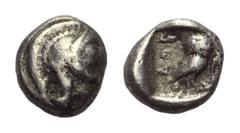 Greek Attika. Athen. Hemiobol. Ca. 500 - 480 v. Chr. Vs: Kopf der Athena mit attischem Helm rechts. Rs: Eule nach rechts stehend, den Kopf en face, im Feld rechts oben Ölzweig und Mondsichel; das Ganz
